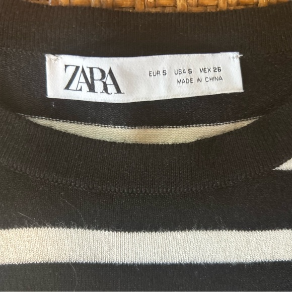 Zara Knit Sweater with Black & White Stripes - Picture 4 of 4